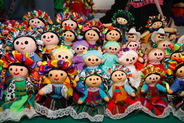 Las muñecas Lele y Dönxu: expresiones del patrimonio cultural mexicano