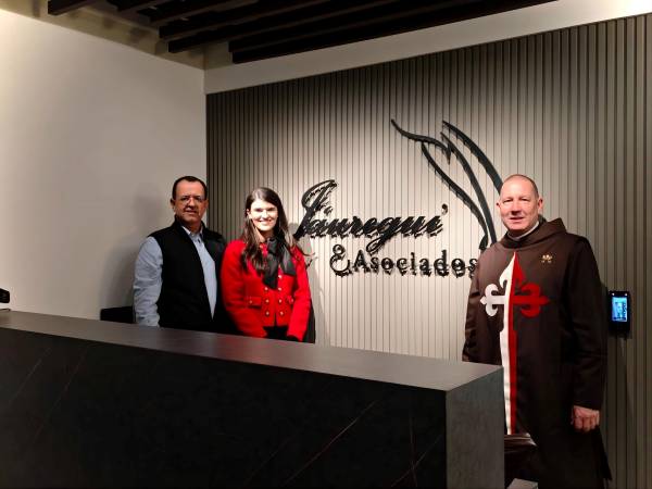 Jáuregui & Asociados inaugura nuevas oficinas y proyecta su futuro con la tercera generación